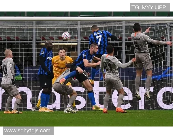 五大联赛积分榜竞争白热化各队争夺冠军形势解析