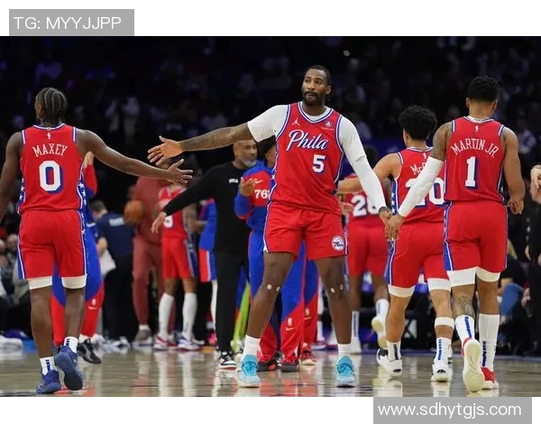 镜头捕捉:NBA赛场小动作引发热议 镜头捕捉:NBA赛场小动作引发热议